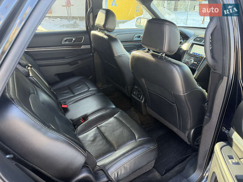 Позашляховик / Кросовер Ford Explorer 2017 в Рівному