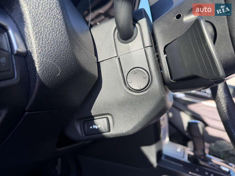 Позашляховик / Кросовер Ford Explorer 2017 в Рівному