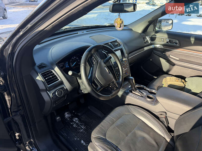 Позашляховик / Кросовер Ford Explorer 2017 в Рівному