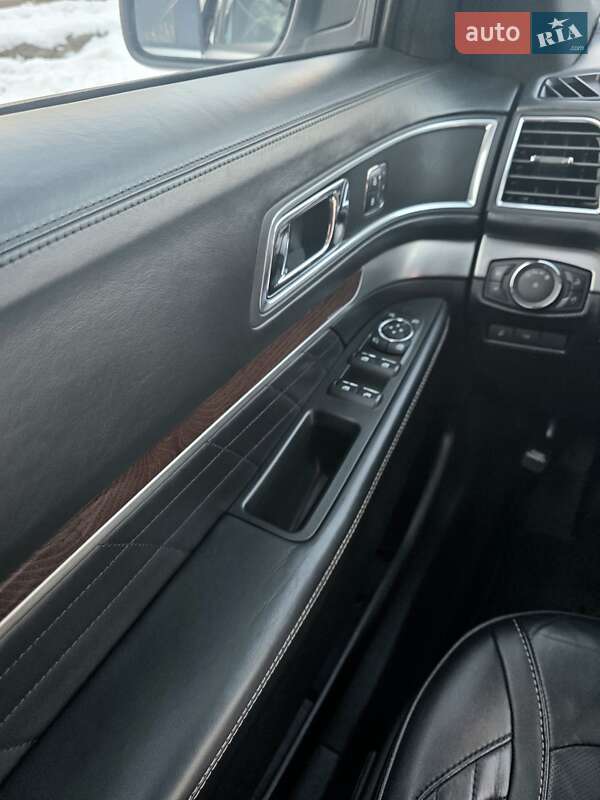 Позашляховик / Кросовер Ford Explorer 2017 в Києві