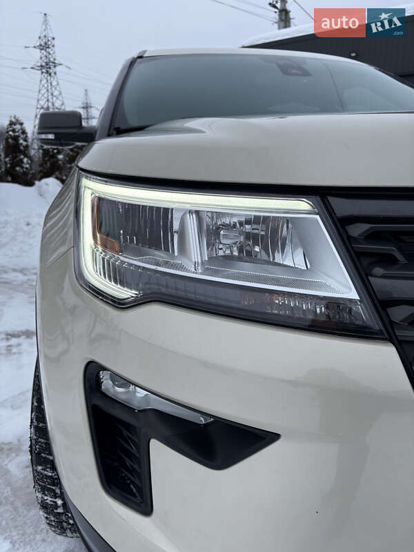 Позашляховик / Кросовер Ford Explorer 2017 в Львові