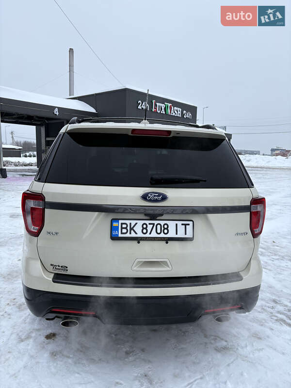 Позашляховик / Кросовер Ford Explorer 2017 в Львові