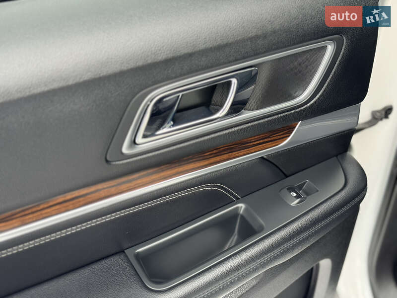 Позашляховик / Кросовер Ford Explorer 2016 в Львові фото 20 Позашляховик / Кросовер Ford Explorer 2016 в Львові