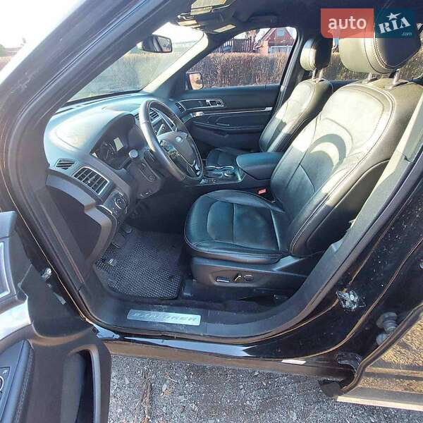 Внедорожник / Кроссовер Ford Explorer 2017 в Глинянах