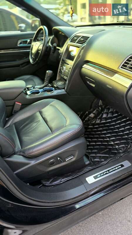 Позашляховик / Кросовер Ford Explorer 2016 в Дніпрі фото 24 Позашляховик / Кросовер Ford Explorer 2016 в Дніпрі
