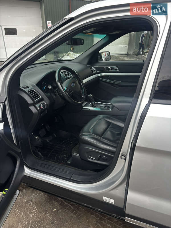 Внедорожник / Кроссовер Ford Explorer 2016 в Ивано-Франковске