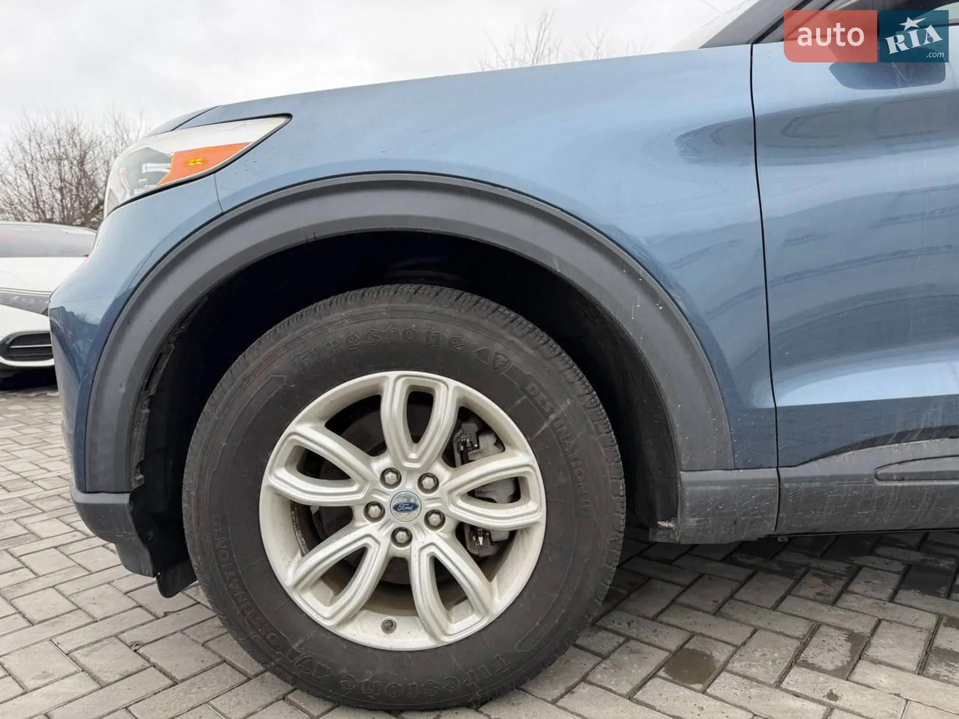 2020 Ford Explorer - мініатюра 3