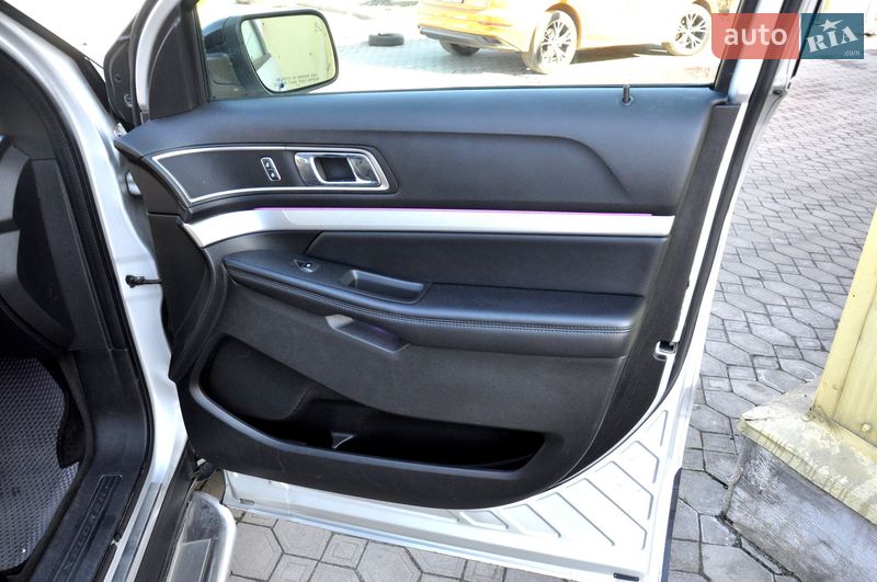 Внедорожник / Кроссовер Ford Explorer 2016 в Львове