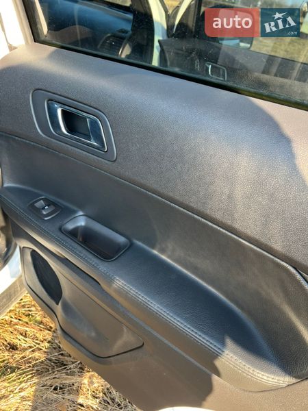 Внедорожник / Кроссовер Ford Explorer 2015 в Львове