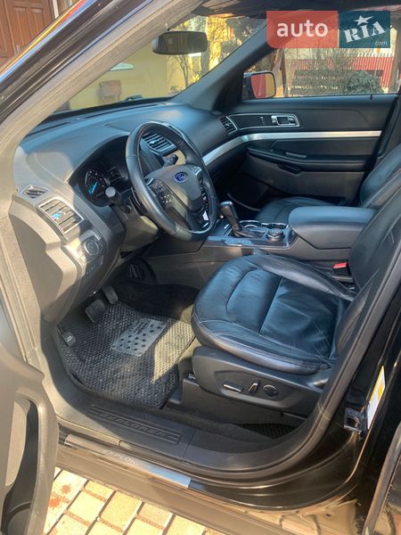 Внедорожник / Кроссовер Ford Explorer 2017 в Ровно
