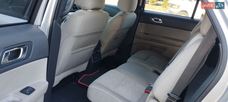Позашляховик / Кросовер Ford Explorer 2013 в Києві