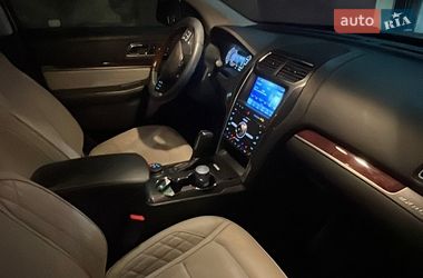 Позашляховик / Кросовер Ford Explorer 2017 в Чернівцях