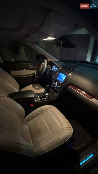 Позашляховик / Кросовер Ford Explorer 2017 в Чернівцях фото 21 Позашляховик / Кросовер Ford Explorer 2017 в Чернівцях