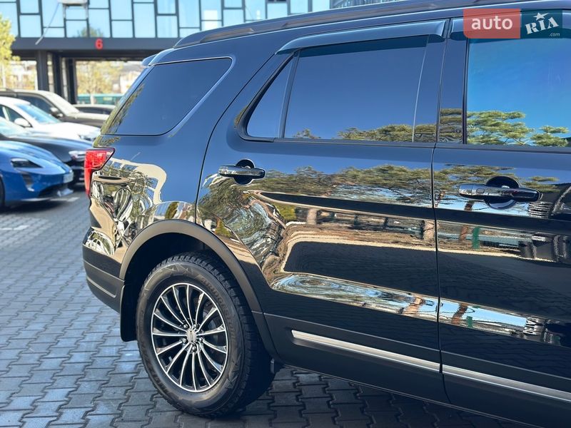 Позашляховик / Кросовер Ford Explorer 2018 в Рівному
