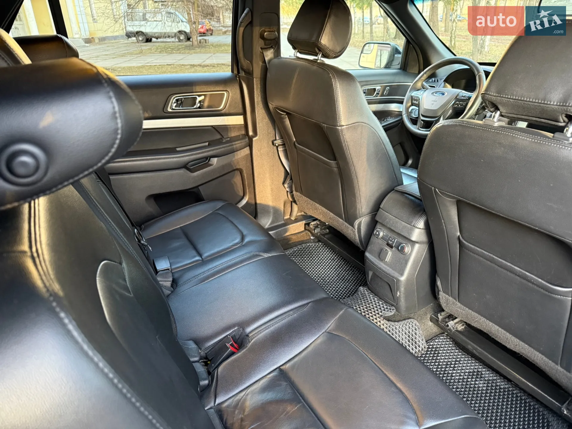 2015 Ford Explorer - мініатюра 39