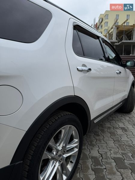 Внедорожник / Кроссовер Ford Explorer 2016 в Черновцах