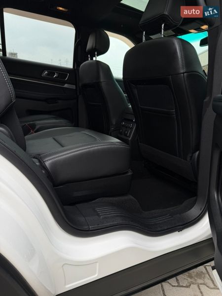 Внедорожник / Кроссовер Ford Explorer 2016 в Черновцах