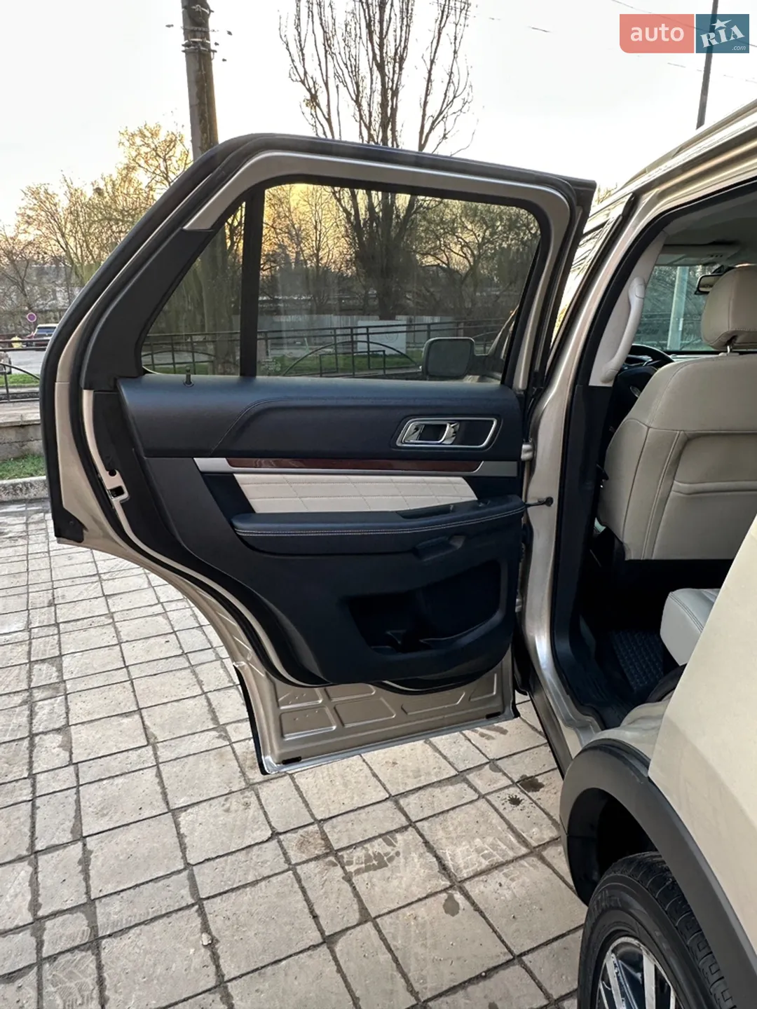 2017 Ford Explorer - мініатюра 16