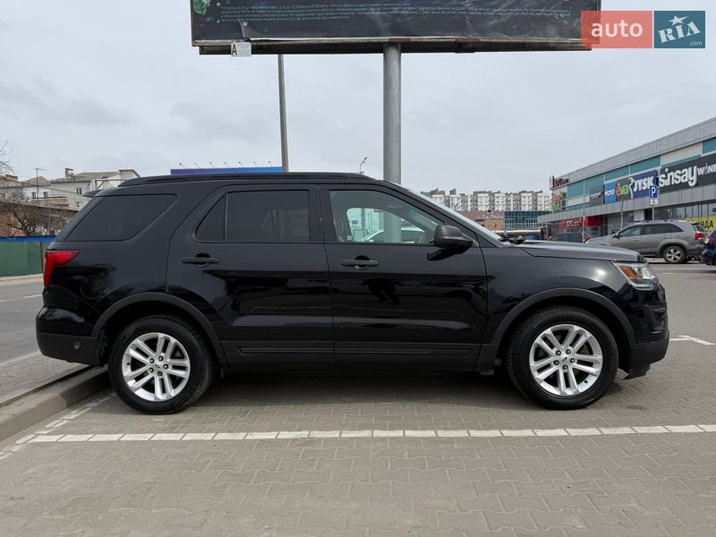 Внедорожник / Кроссовер Ford Explorer 2015 в Вишневом