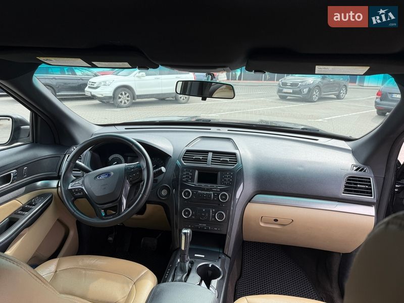 Внедорожник / Кроссовер Ford Explorer 2015 в Вишневом