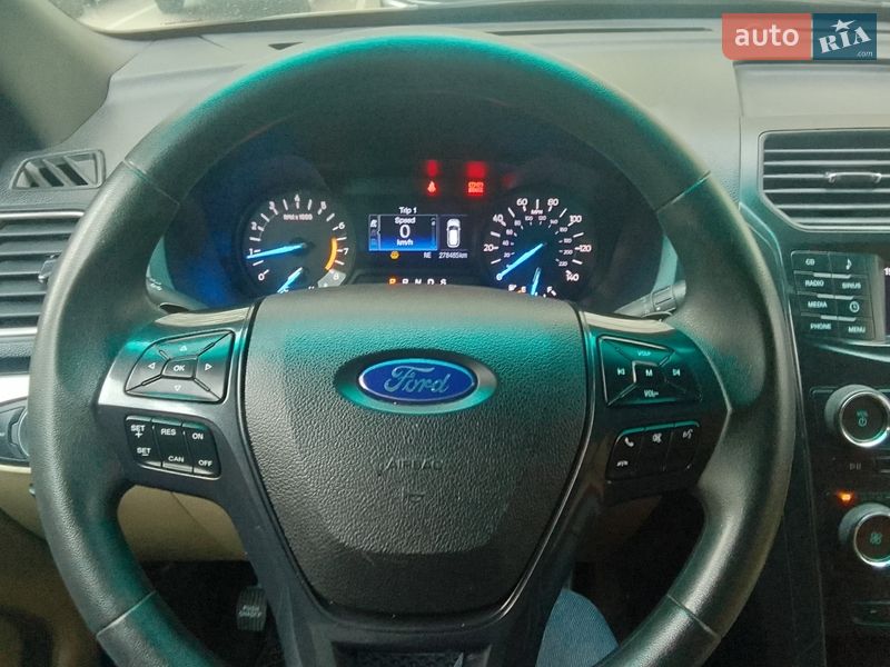 Внедорожник / Кроссовер Ford Explorer 2015 в Вишневом