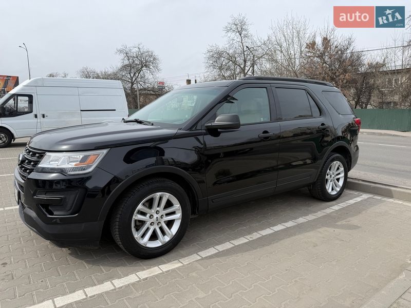 Внедорожник / Кроссовер Ford Explorer 2015 в Вишневом