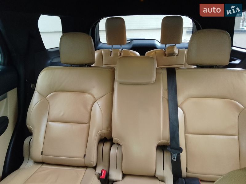 Внедорожник / Кроссовер Ford Explorer 2015 в Вишневом