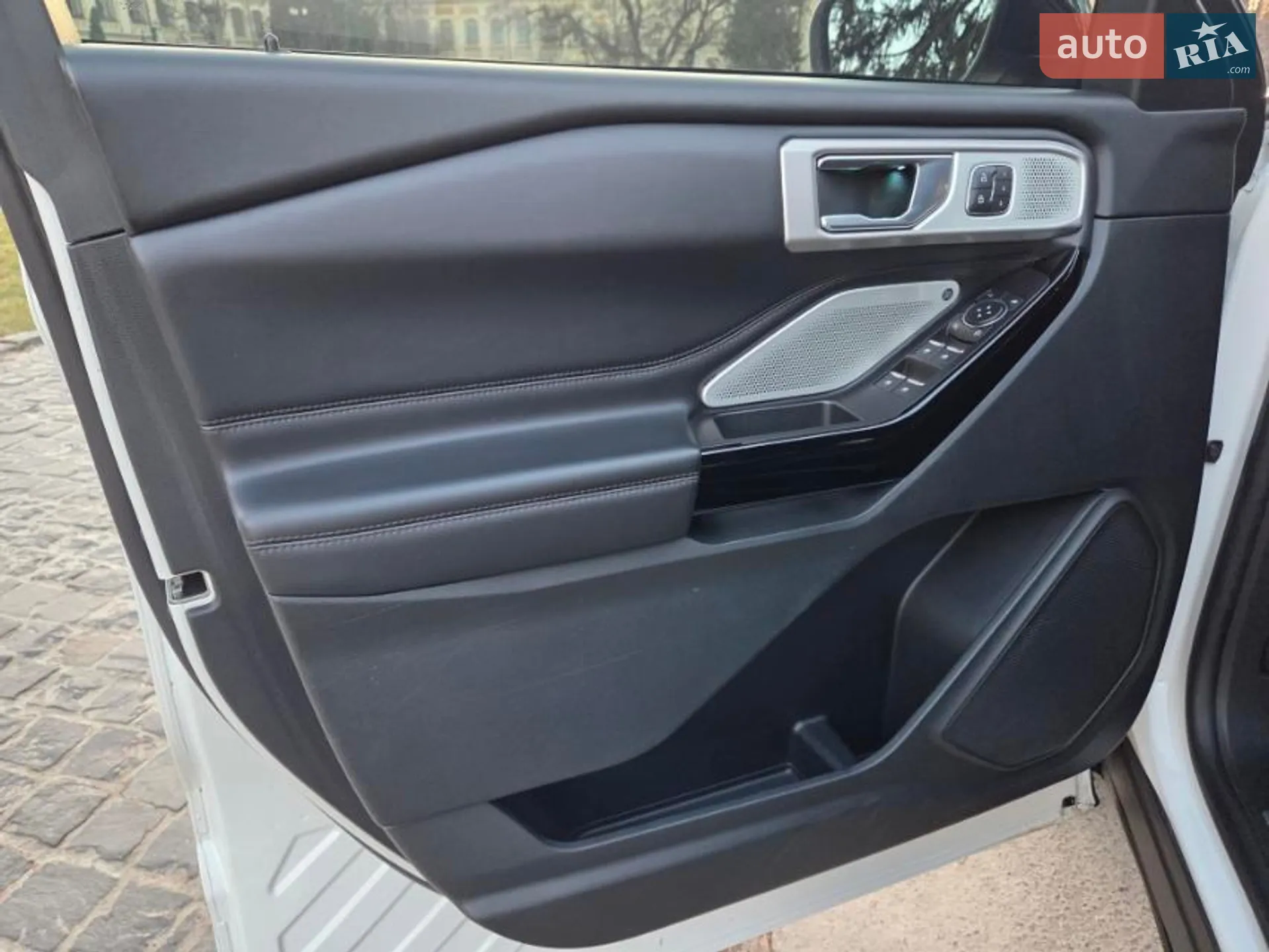 2022 Ford Explorer - мініатюра 25