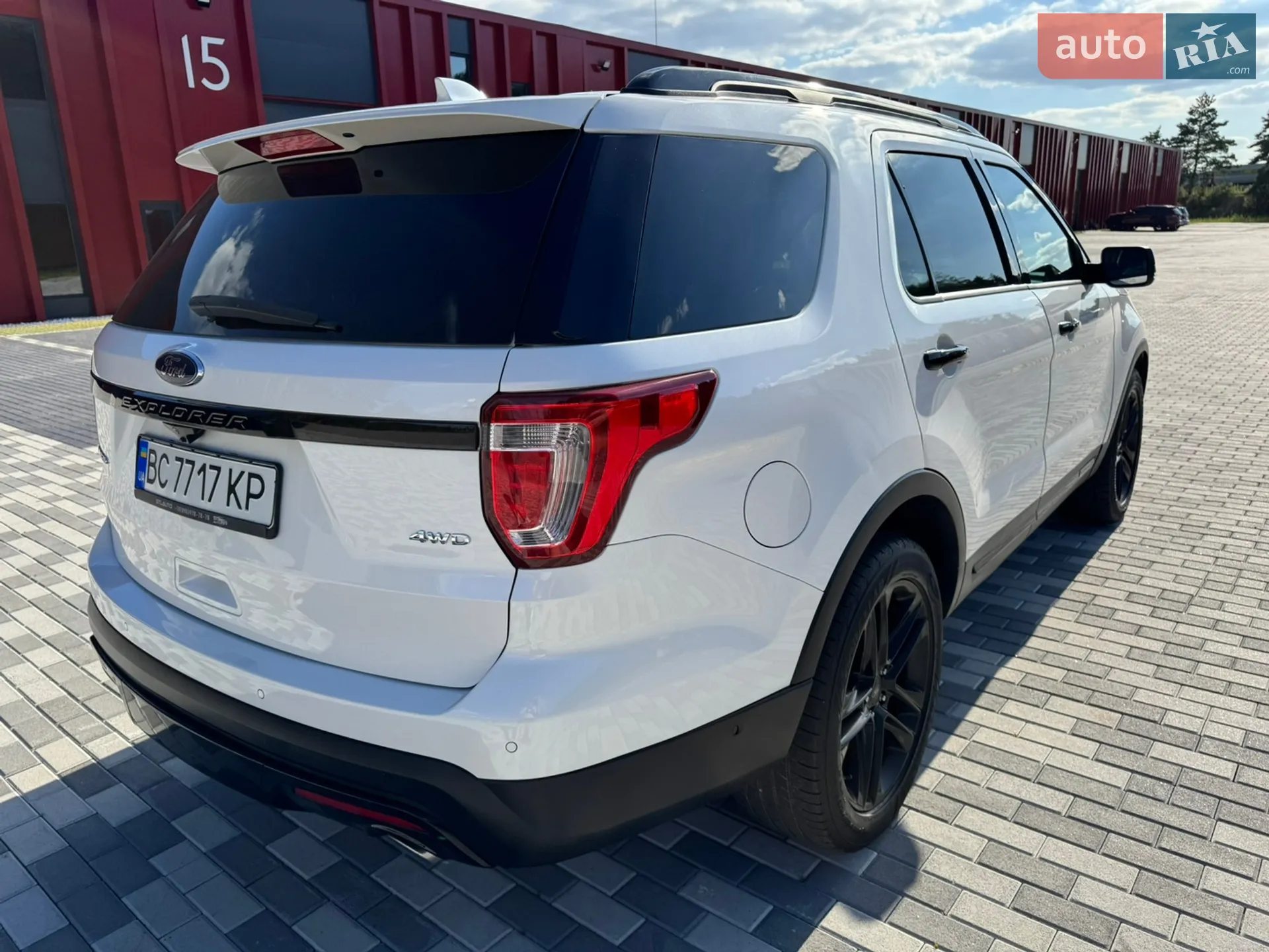 2016 Ford Explorer - мініатюра 12