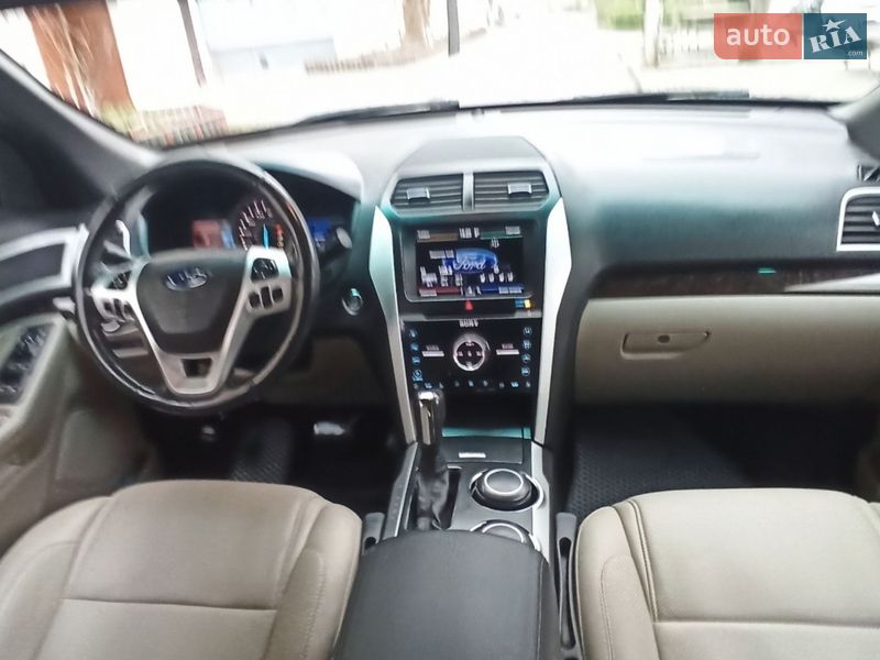 Позашляховик / Кросовер Ford Explorer 2011 в Чернівцях