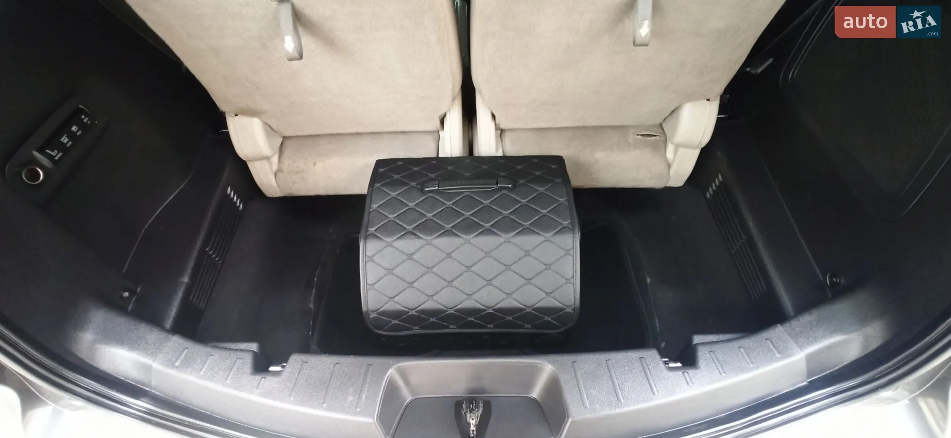 2011 Ford Explorer - мініатюра 149