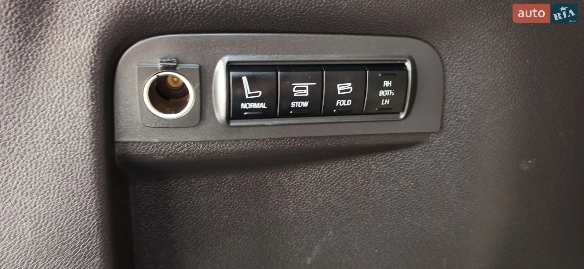 2011 Ford Explorer - мініатюра 147