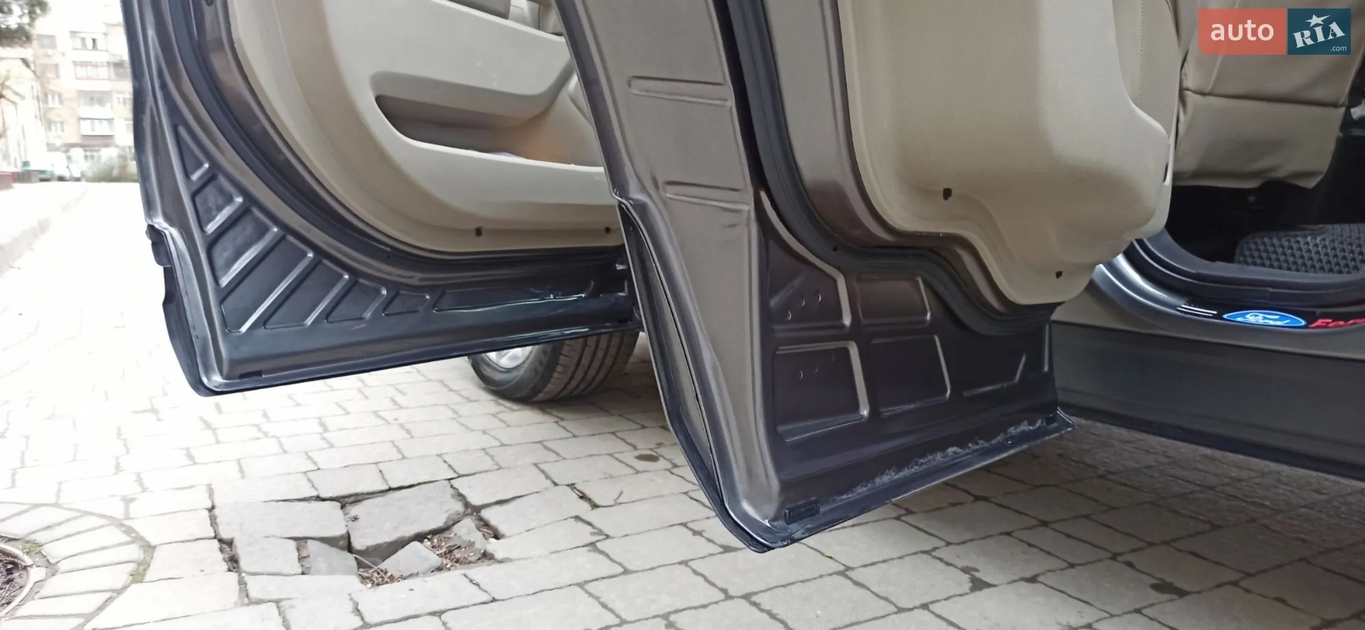 2011 Ford Explorer - мініатюра 37