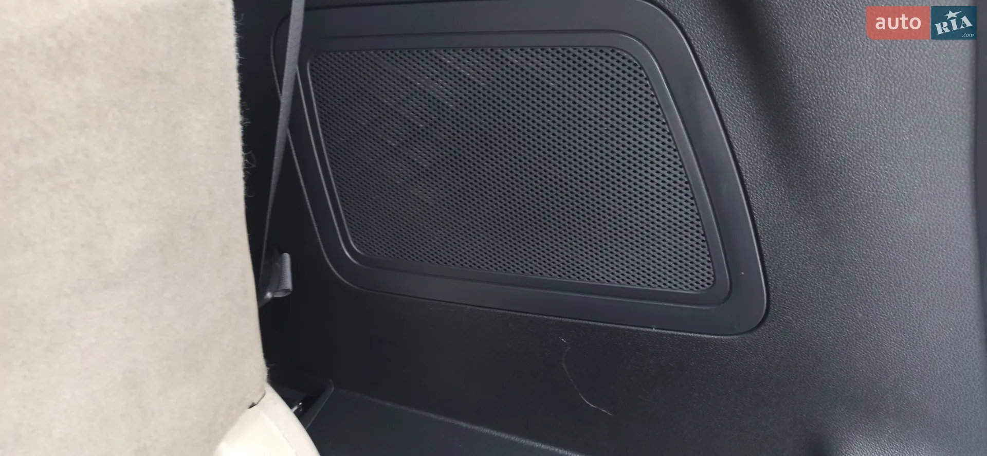 2011 Ford Explorer - мініатюра 146