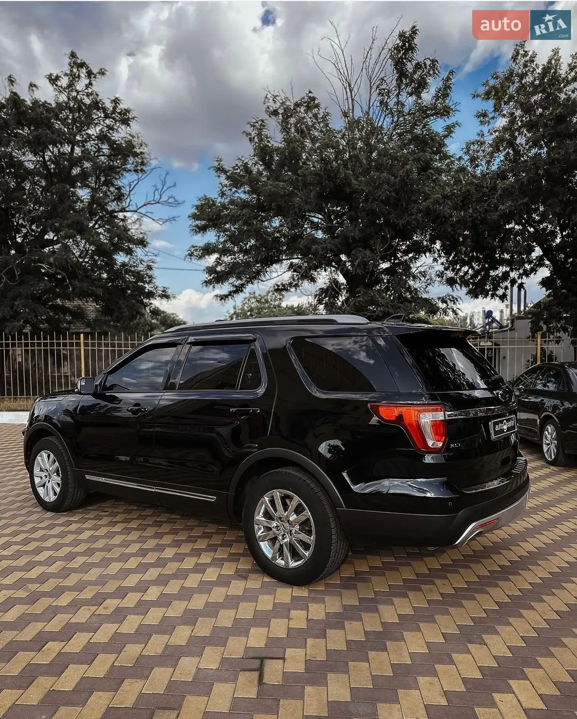 2017 Ford Explorer - мініатюра 4