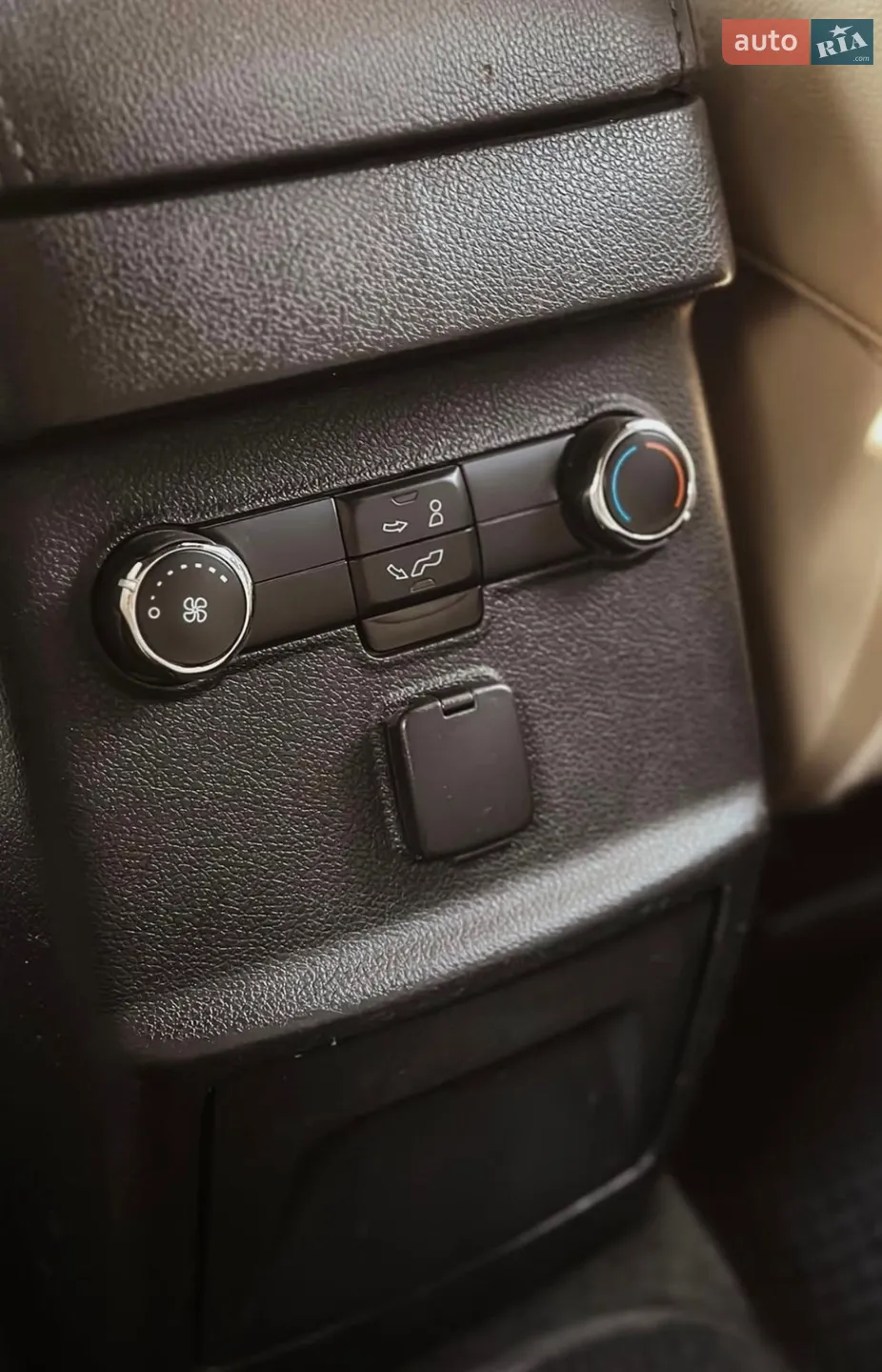 2017 Ford Explorer - мініатюра 12