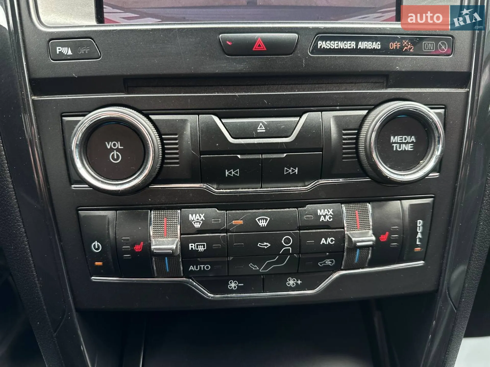 2018 Ford Explorer - мініатюра 15