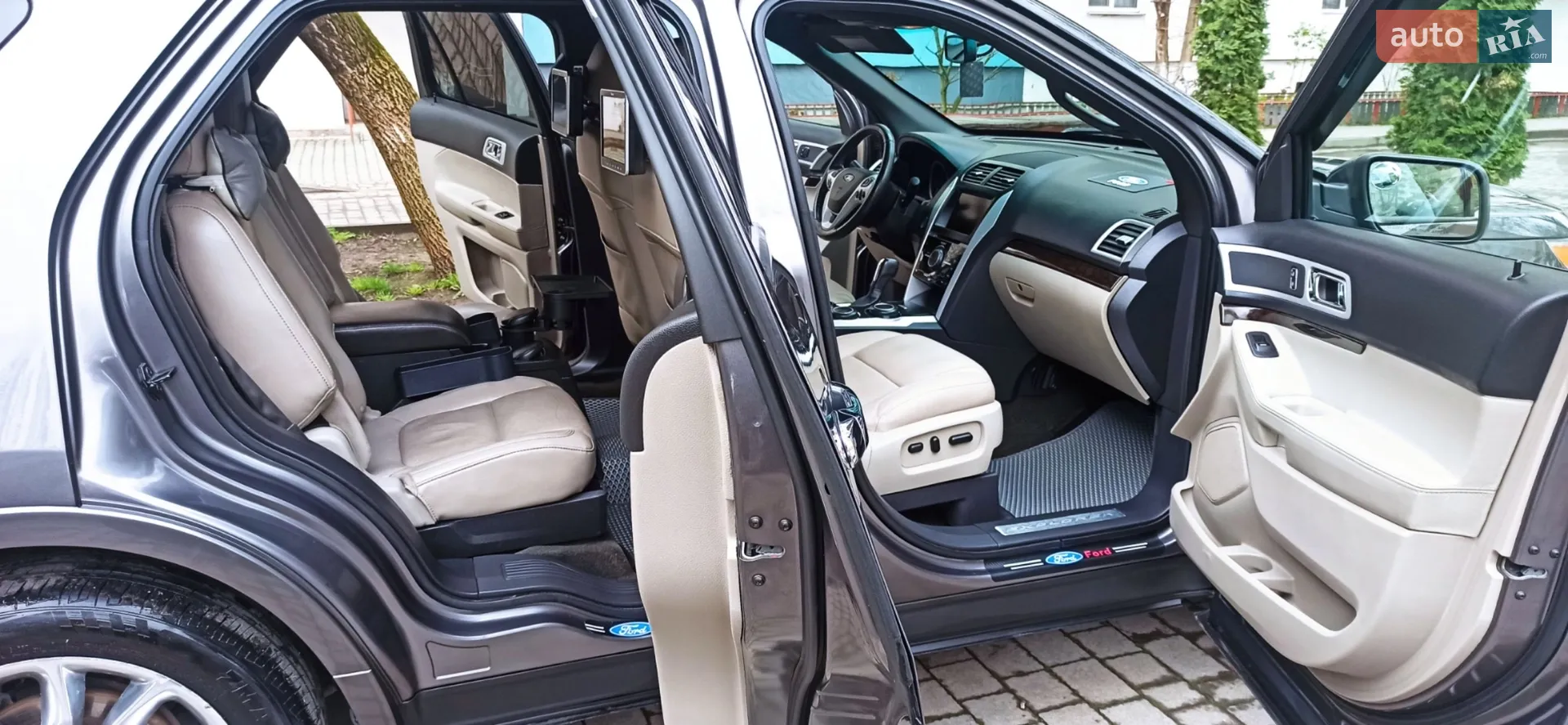 2011 Ford Explorer - мініатюра 10