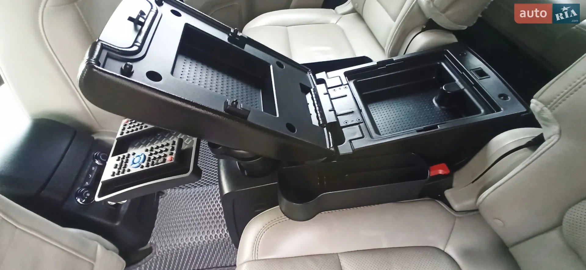 2011 Ford Explorer - мініатюра 75