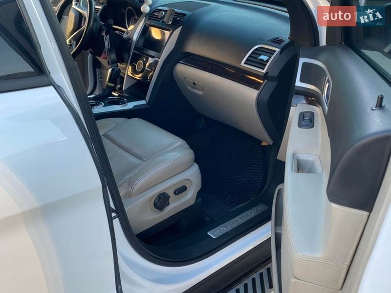 Внедорожник / Кроссовер Ford Explorer 2013 в Ивано-Франковске