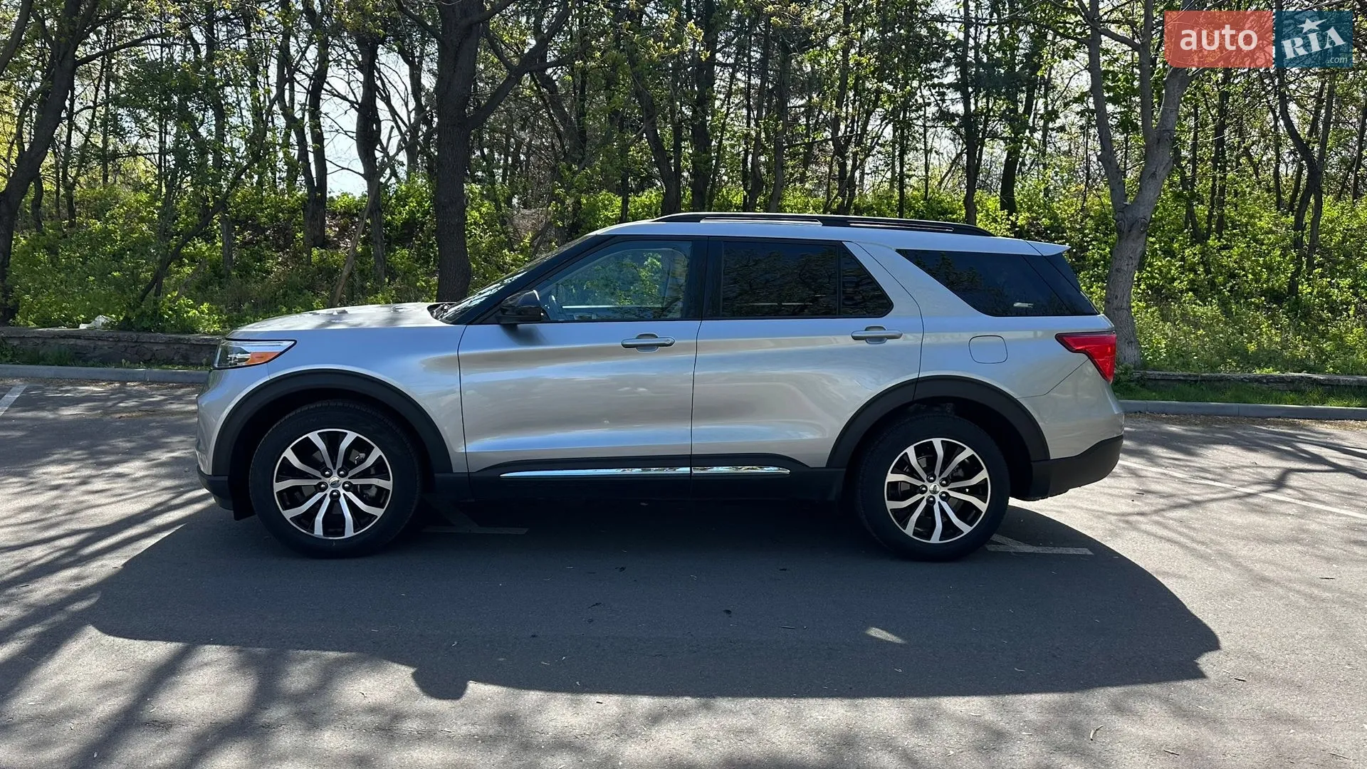 2020 Ford Explorer - мініатюра 3