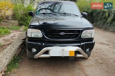 Внедорожник / Кроссовер Ford Explorer 2000 в Глухове