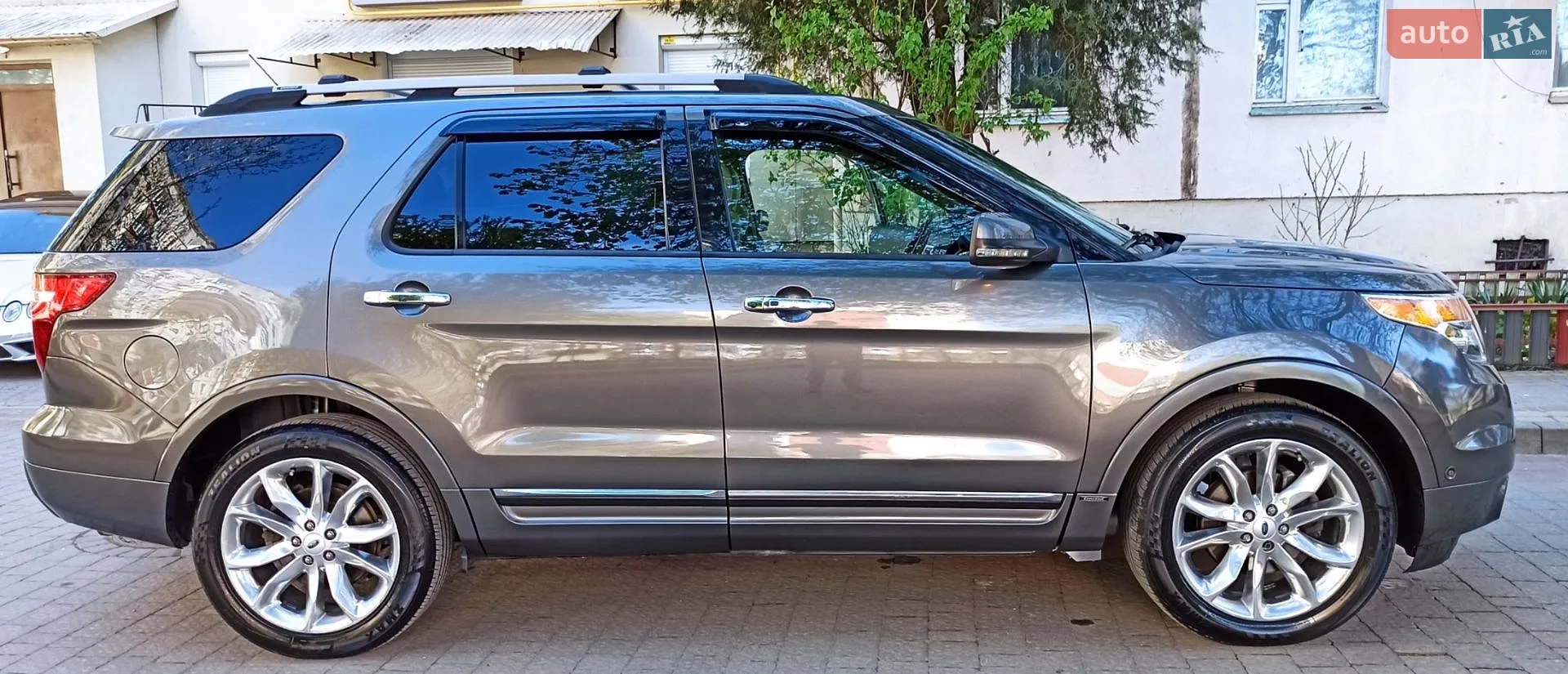 2011 Ford Explorer - мініатюра 13
