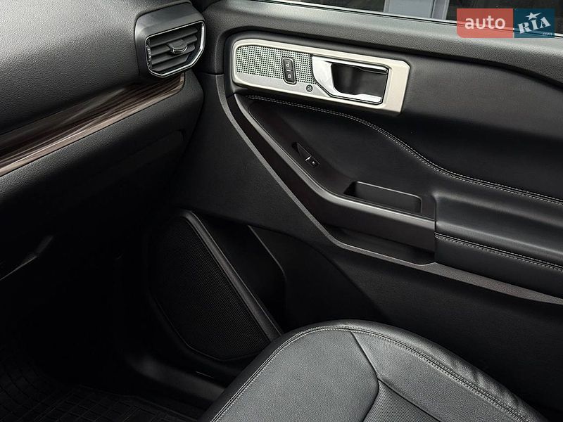 Позашляховик / Кросовер Ford Explorer 2019 в Рівному