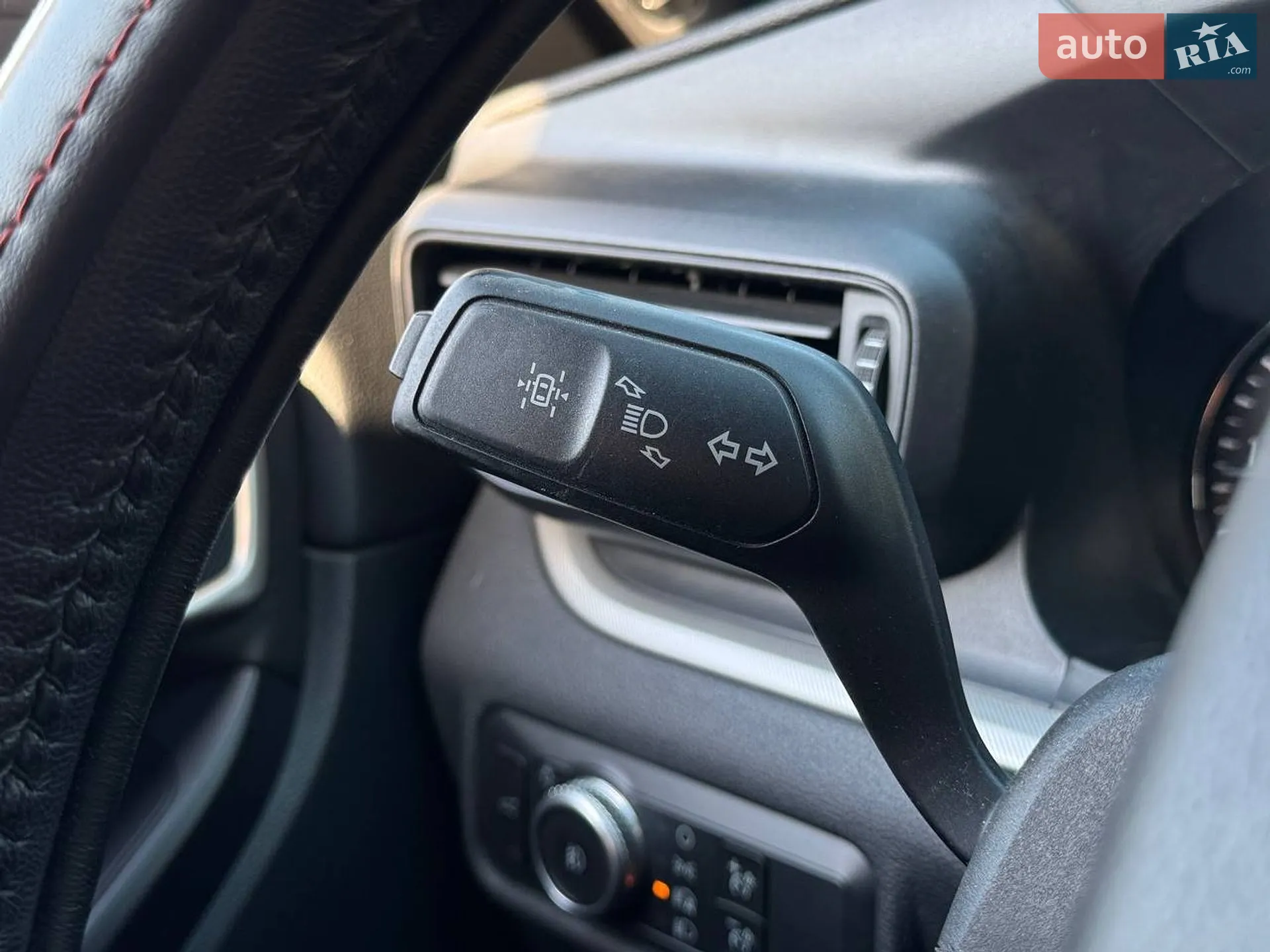 2019 Ford Explorer - мініатюра 17