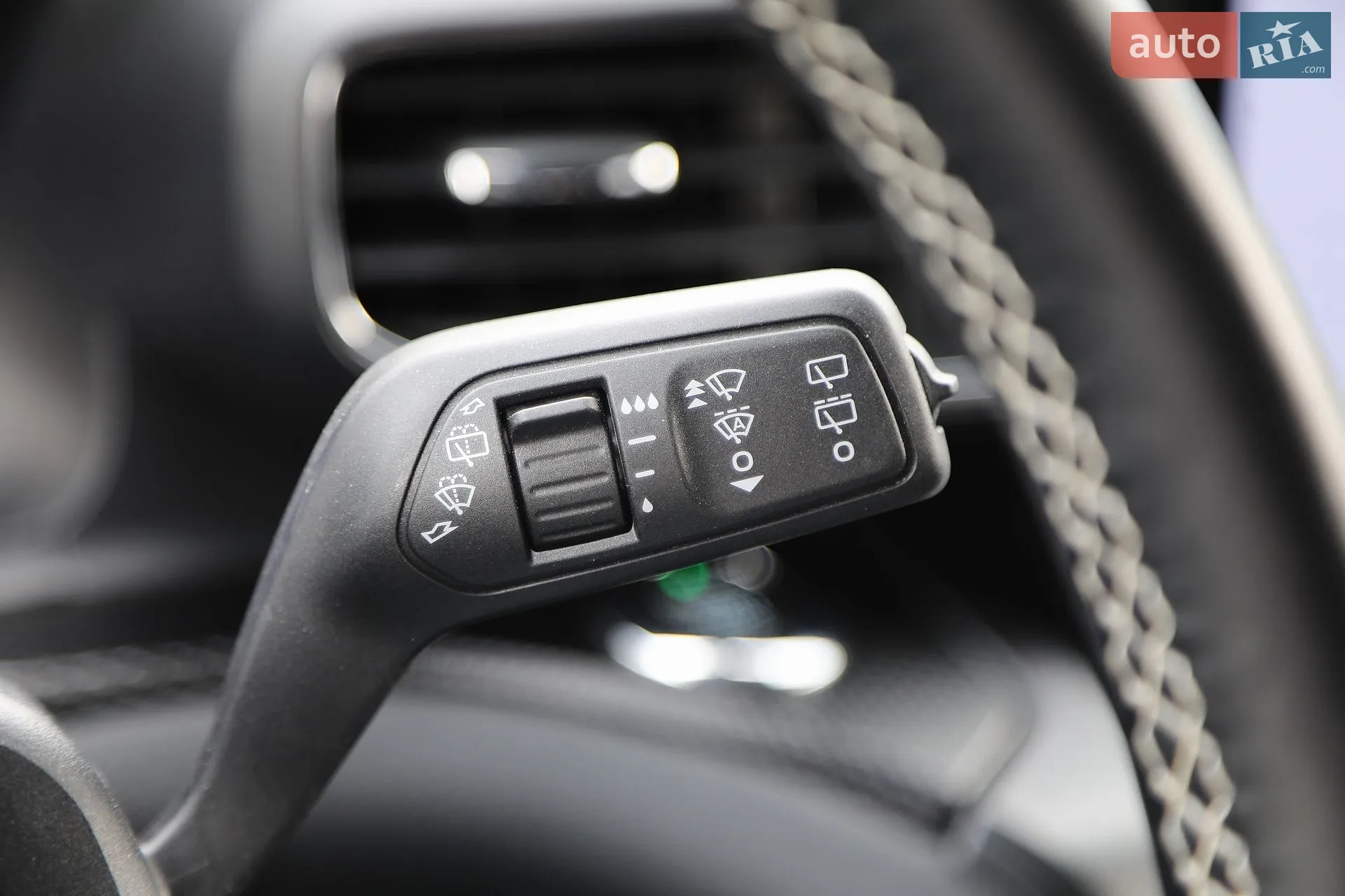 2020 Ford Explorer - мініатюра 24