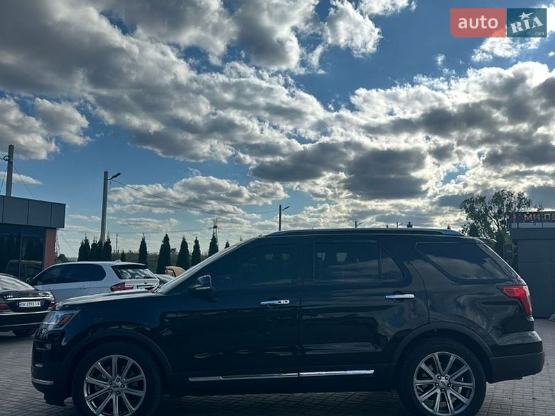 Позашляховик / Кросовер Ford Explorer 2017 в Рівному