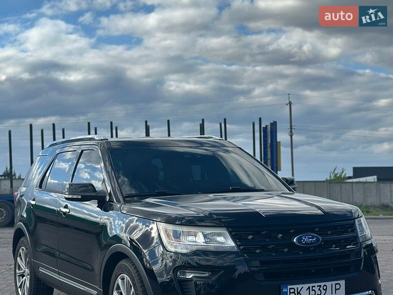 Позашляховик / Кросовер Ford Explorer 2017 в Рівному
