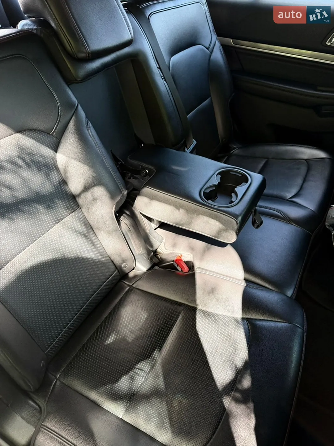 2018 Ford Explorer - мініатюра 41