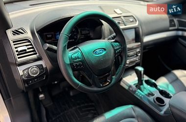 Внедорожник / Кроссовер Ford Explorer 2016 в Ивано-Франковске